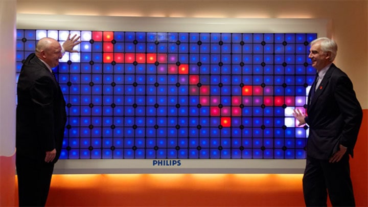 Lienzo luminoso Imagination de Philips Lighting en el Hospital Infantil de Birminghan