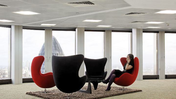 Área de descanso de Tower 42 iluminada con Philips Lighting