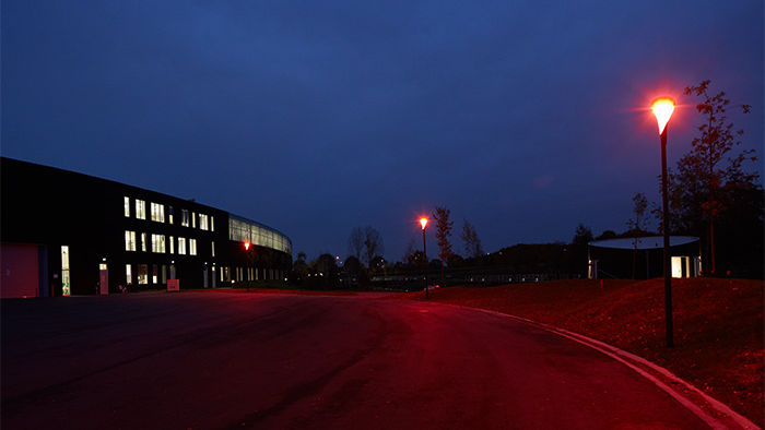 En el aparcamiento de Venco Campus, las luminarias Philips UrbanStar están dotadas de bombillas ClearField