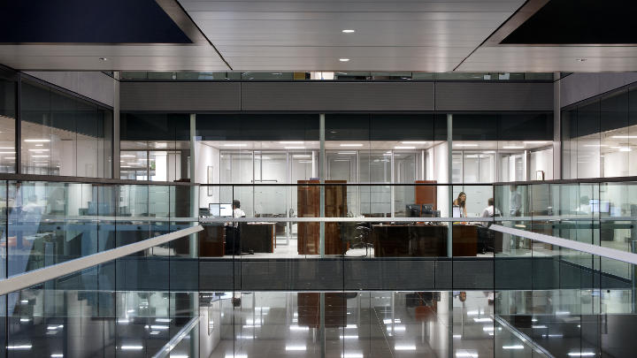 Vista externa de Citi, Londres, iluminado con soluciones de iluminación de oficinas de Philips