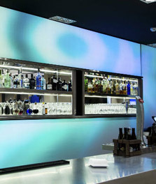 Luminous Textile revitaliza el bar del hotel - iluminación de Philips para hoteles