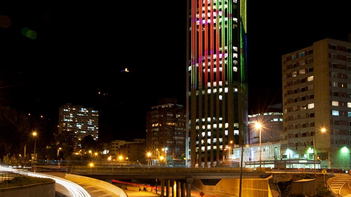 Iluminación Torre Colpatria en Bogotá, Colombia