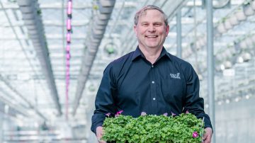 James Darrow de Jolly Farmer sustituye los HPS por la iluminación LED superior de Philips